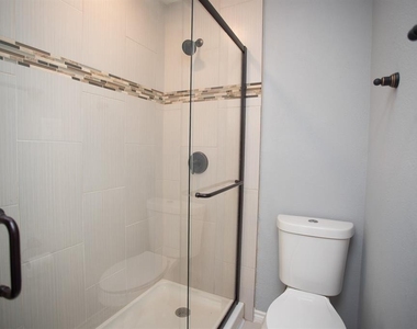 5821 Sunforest Dr - Photo Thumbnail 17