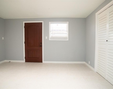 5821 Sunforest Dr - Photo Thumbnail 2
