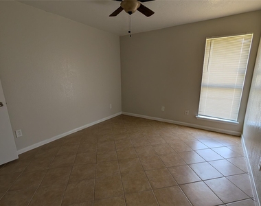 2607 Grand Teton Drive - Photo Thumbnail 6