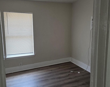 302 71 Th Street - Photo Thumbnail 4