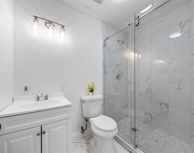 55 Terraglen Dr - Photo Thumbnail 23