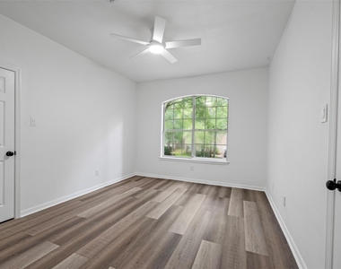 55 Terraglen Dr - Photo Thumbnail 18