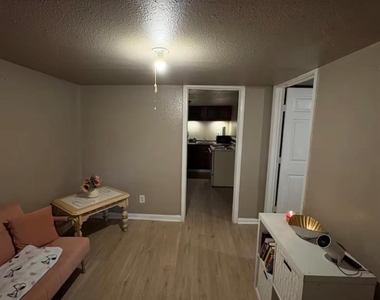 3310 A Campbell Street - Photo Thumbnail 5