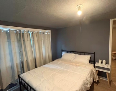 3310 A Campbell Street - Photo Thumbnail 2