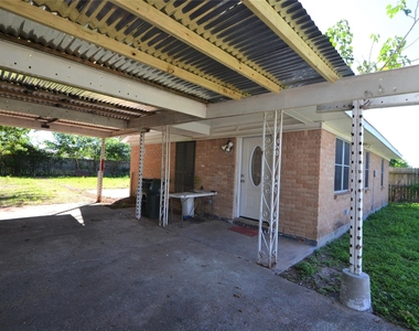 406 Pine Street - Photo Thumbnail 1