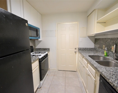 406 Pine Street - Photo Thumbnail 10