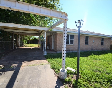 406 Pine Street - Photo Thumbnail 5