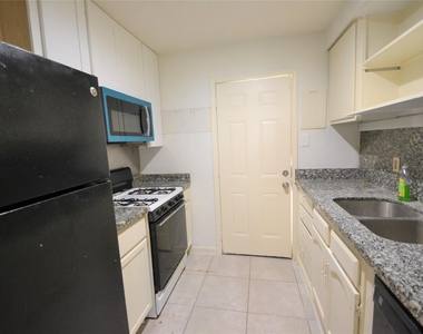 406 Pine Street - Photo Thumbnail 11