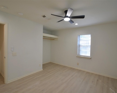 406 Pine Street - Photo Thumbnail 7