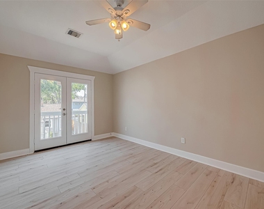 1110 E 24th Street - Photo Thumbnail 6