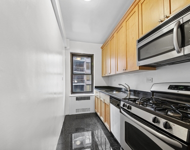 141 East 56th Street #10A - Photo Thumbnail 2
