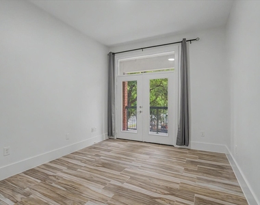 300 St Joseph Parkway - Photo Thumbnail 15