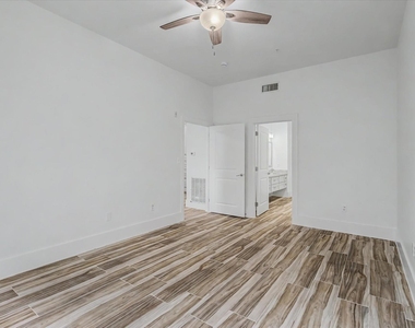 300 St Joseph Parkway - Photo Thumbnail 19