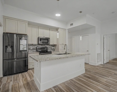 300 St Joseph Parkway - Photo Thumbnail 4