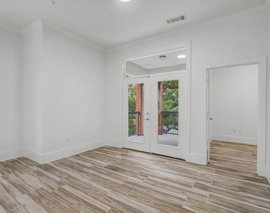 300 St Joseph Parkway - Photo Thumbnail 8