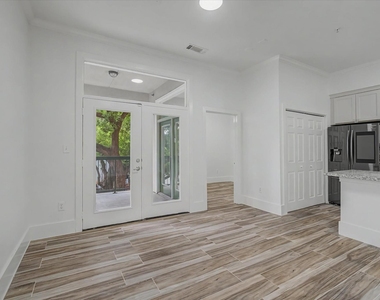 300 St Joseph Parkway - Photo Thumbnail 9