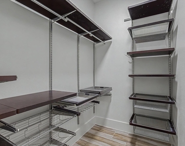 300 St Joseph Parkway - Photo Thumbnail 26