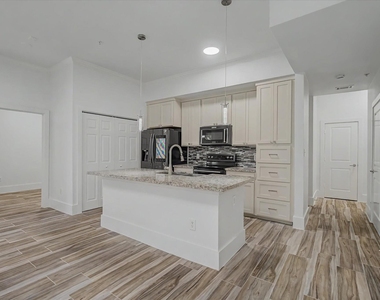 300 St Joseph Parkway - Photo Thumbnail 3