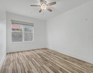 300 St Joseph Parkway - Photo Thumbnail 18