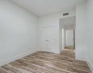 300 St Joseph Parkway - Photo Thumbnail 27
