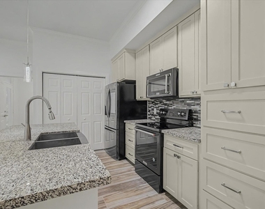 300 St Joseph Parkway - Photo Thumbnail 6