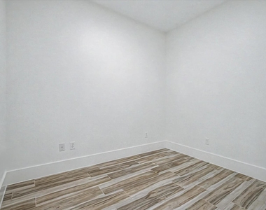 300 St Joseph Parkway - Photo Thumbnail 35