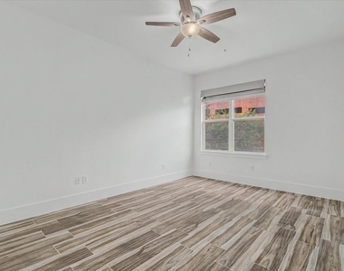 300 St Joseph Parkway - Photo Thumbnail 17