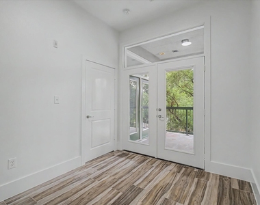 300 St Joseph Parkway - Photo Thumbnail 33