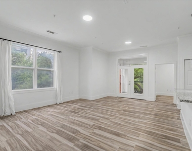 300 St Joseph Parkway - Photo Thumbnail 11