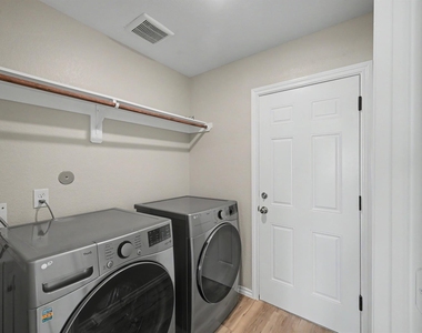 11135 N Lake Mist Lane - Photo Thumbnail 19