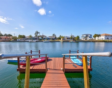 3405 Poinsettia Drive - Photo Thumbnail 15