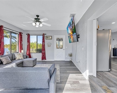 3405 Poinsettia Drive - Photo Thumbnail 16