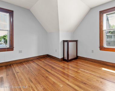 1015 E Gibson Street - Photo Thumbnail 19