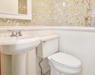 1015 E Gibson Street - Photo Thumbnail 12