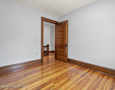 1015 E Gibson Street - Photo Thumbnail 16