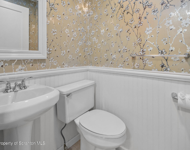 1015 E Gibson Street - Photo Thumbnail 11