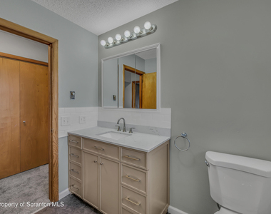 811 Moosic Road - Photo Thumbnail 9