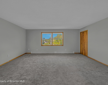 811 Moosic Road - Photo Thumbnail 5