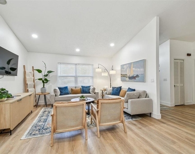 380 Fernshire Court - Photo Thumbnail 4