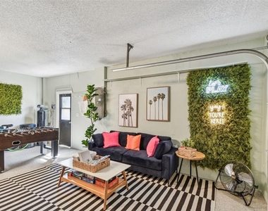 380 Fernshire Court - Photo Thumbnail 28