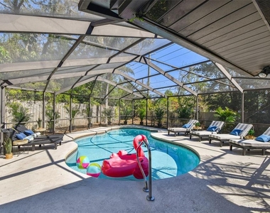 380 Fernshire Court - Photo Thumbnail 2