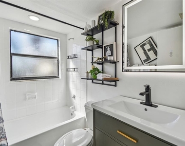 380 Fernshire Court - Photo Thumbnail 22