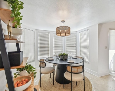380 Fernshire Court - Photo Thumbnail 7