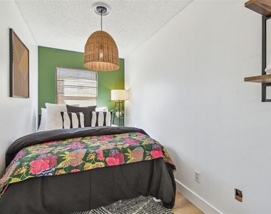 380 Fernshire Court - Photo Thumbnail 23