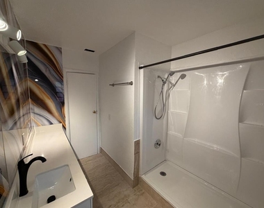 621 Lincoln Avenue - Photo Thumbnail 6