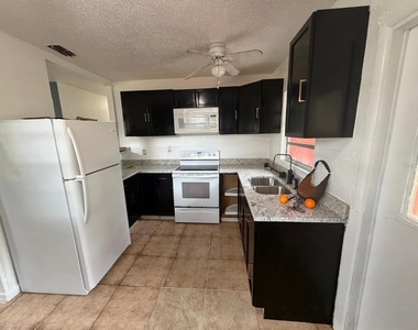 621 Lincoln Avenue - Photo Thumbnail 2