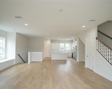 4302 W North B Street - Photo Thumbnail 1
