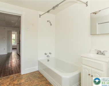 534 Hayes Street - Photo Thumbnail 7