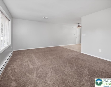 73 Willowdale Avenue - Photo Thumbnail 9