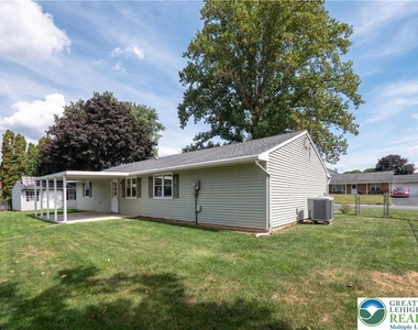 73 Willowdale Avenue - Photo Thumbnail 18